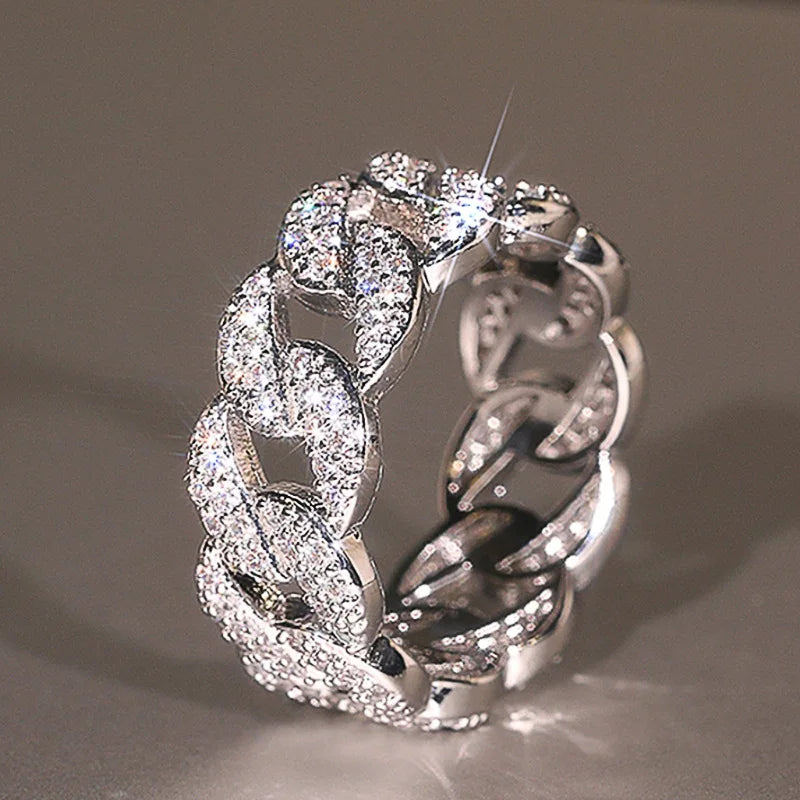 European and American Diamond Eye catching Ring with Female Personalized Buckle Design, Shining Light Luxury Style Jewelry