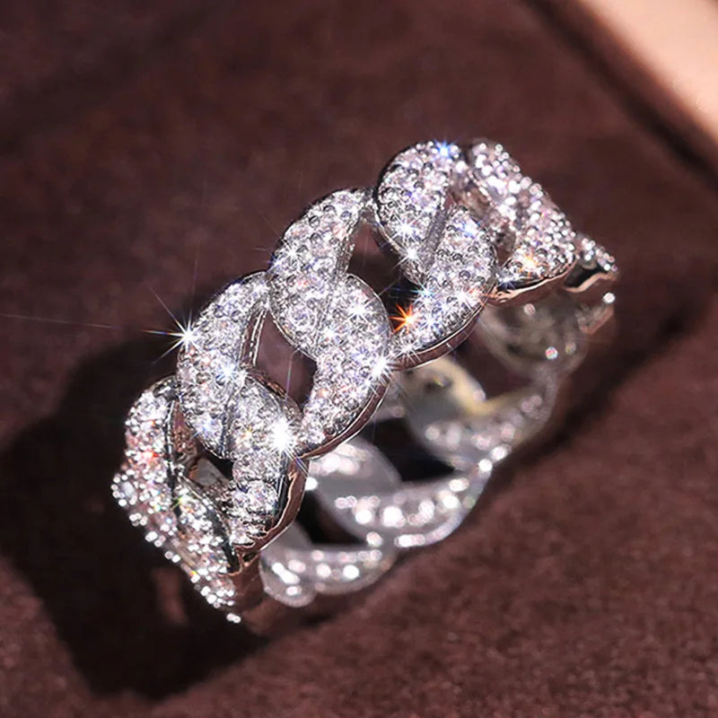 European and American Diamond Eye catching Ring with Female Personalized Buckle Design, Shining Light Luxury Style Jewelry